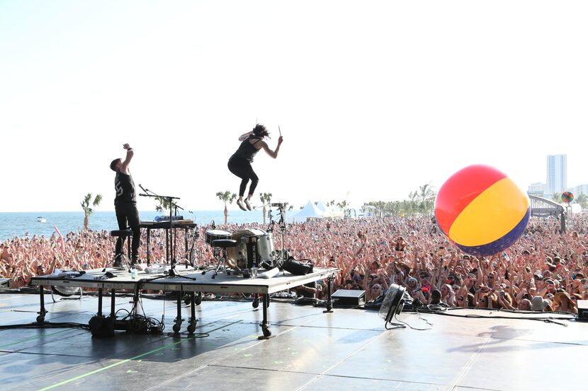 Matt & Kim perform at Hangout Music Festival 2014.