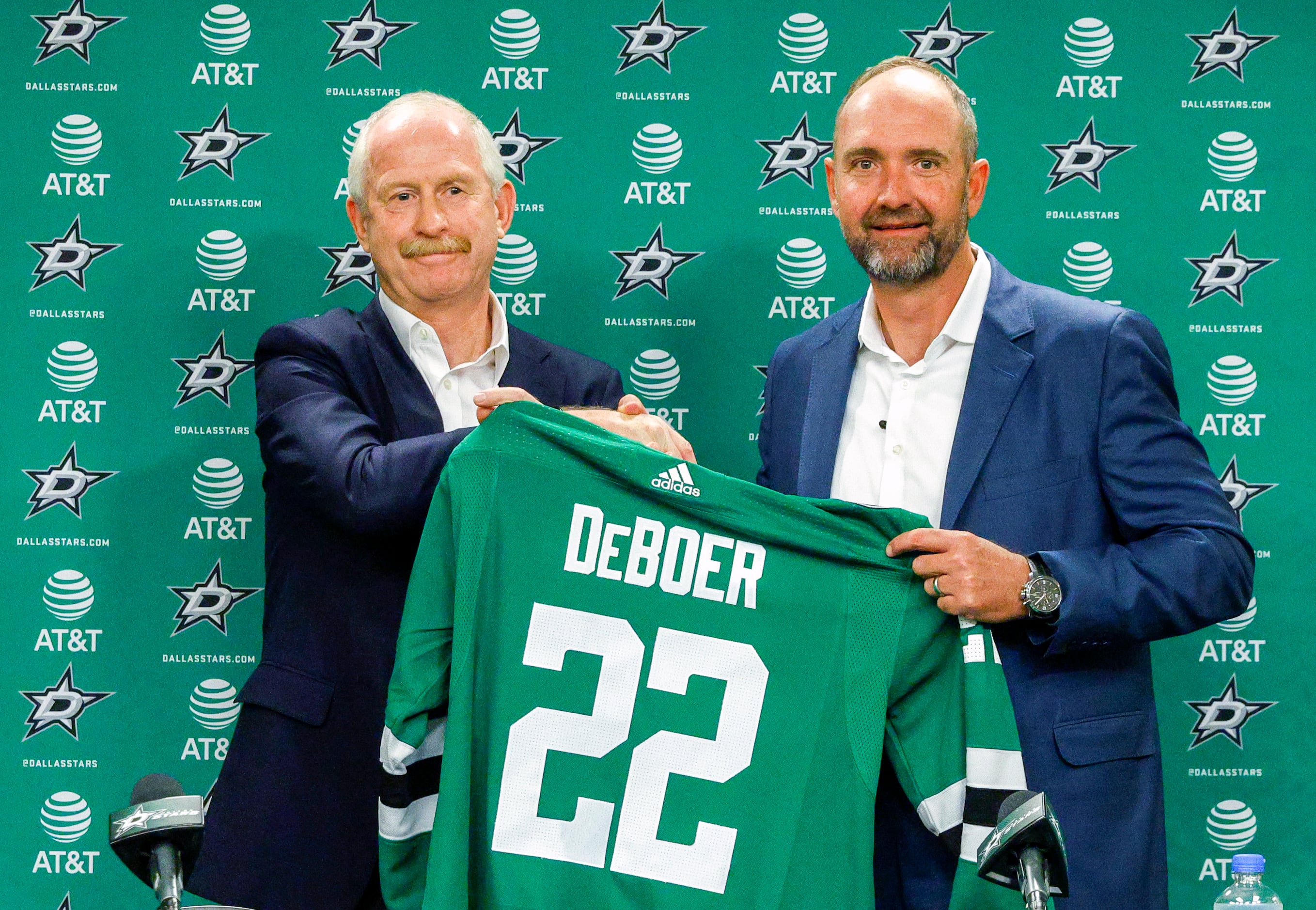 Dallas Stars sign GM Jim Nill to contract extension