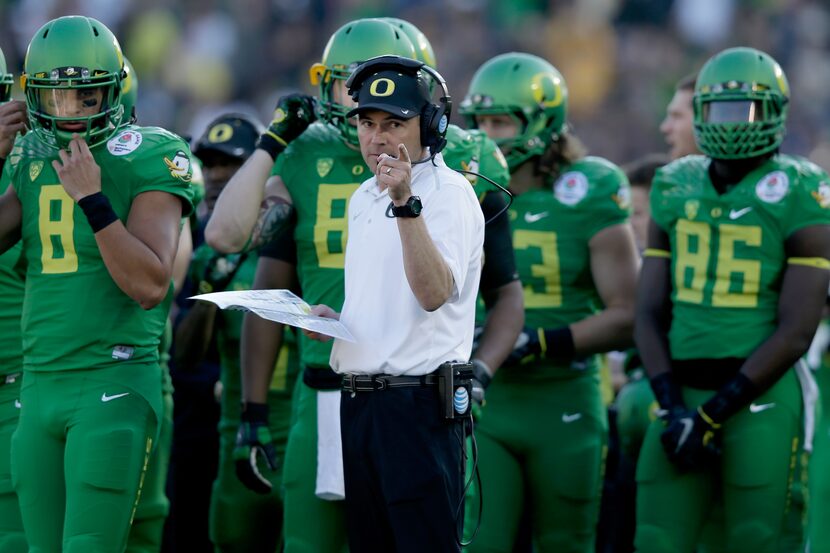 PASADENA, CA - JANUARY 01:  Oregon Ducks head coach Mark Helfrich stands on the sidelines...