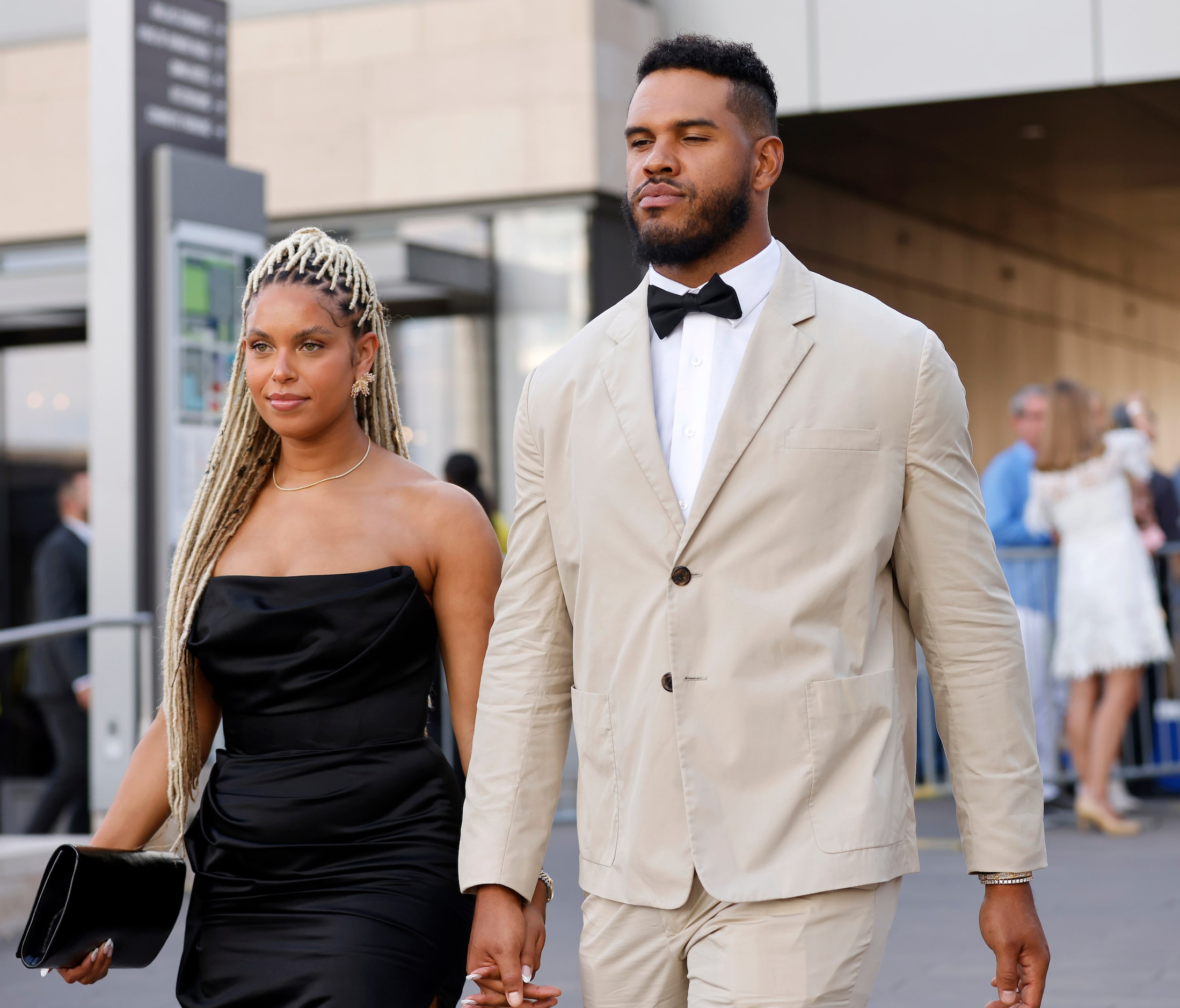 Dallas Cowboys linebacker Anthony Barr arrives on the blue carpet before the Dallas Cowboys...