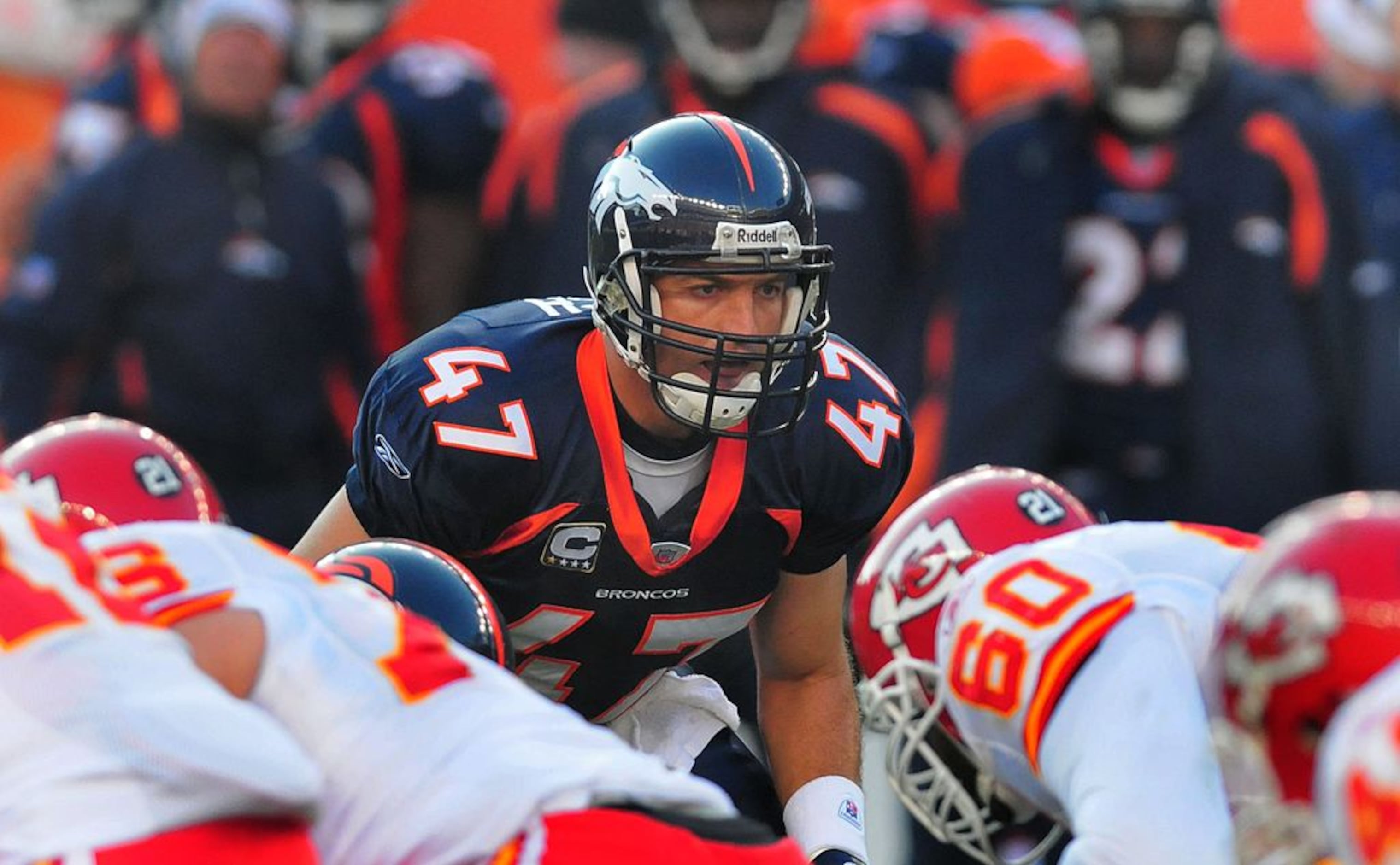 Safety John Lynch 47 of the Denver Broncos lines up against the News  Photo - Getty Images