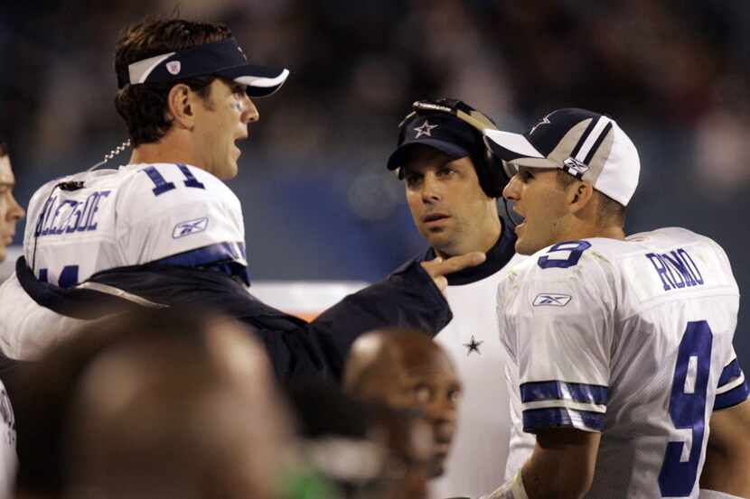 Dallas quarterbacks (#11)  Drew Bledsoe (cq) and (#9) Tony Romo (cq) as receivers coach Todd...