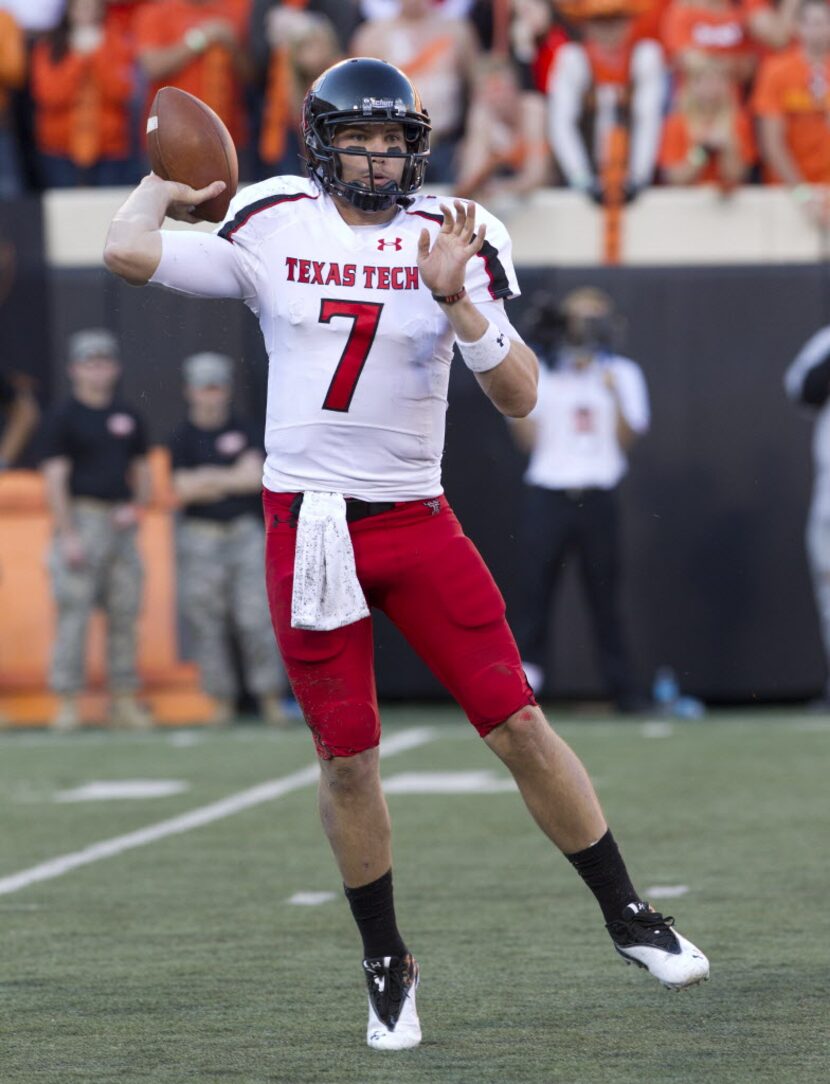 Nov 17, 2012; Stillwater OK, USA; Texas Tech Red Raiders quarterback Seth Doege (7) looks to...