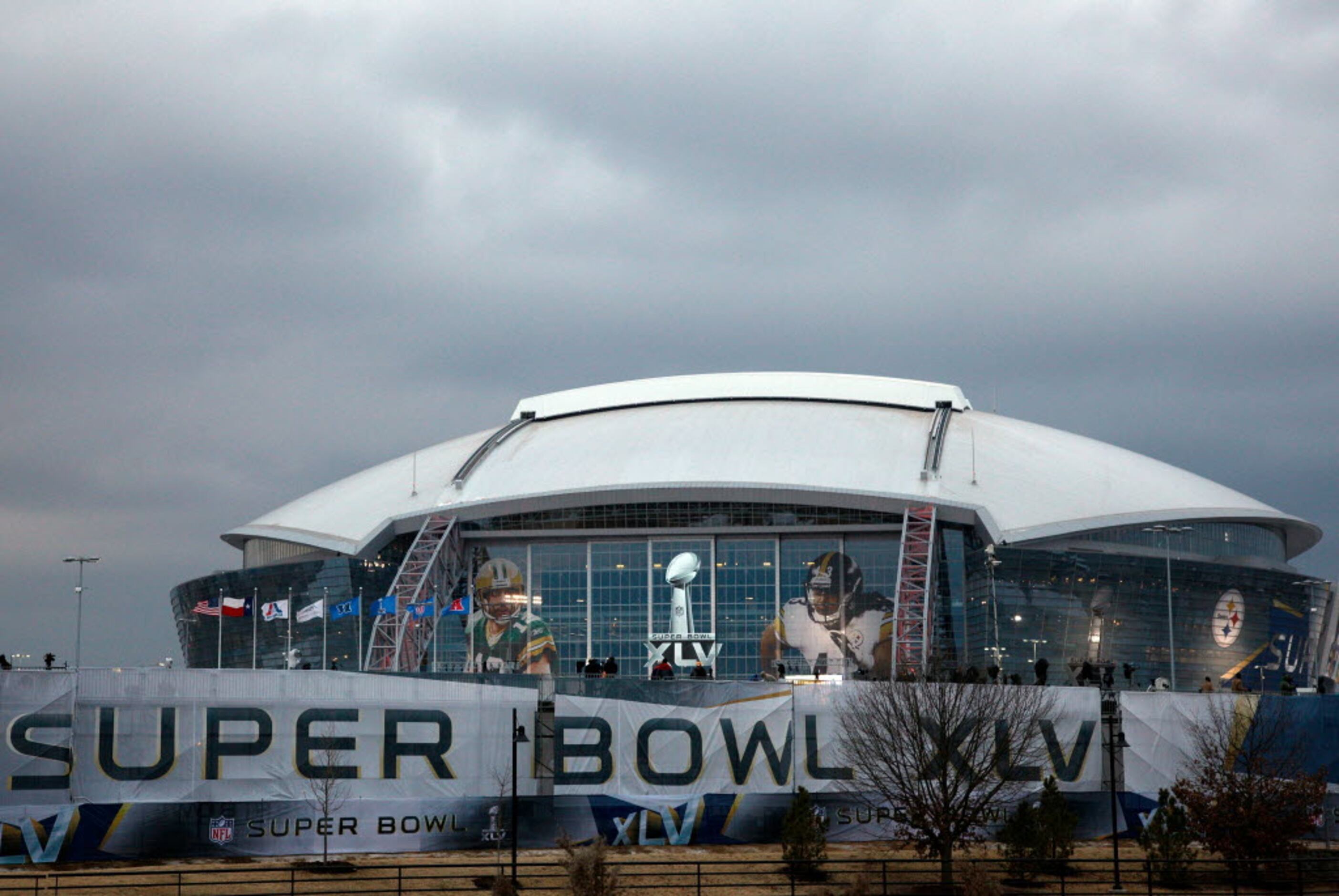 Why hasn't AT&T Stadium hosted another Super Bowl?