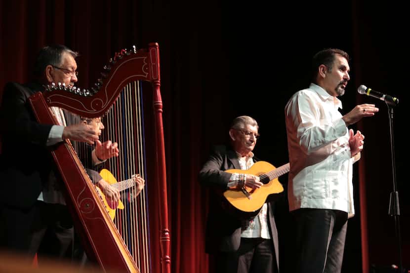 Un concierto en el 2015, junto a la Nueva Trova Yucateca en el Centro Cultural Latino, en...