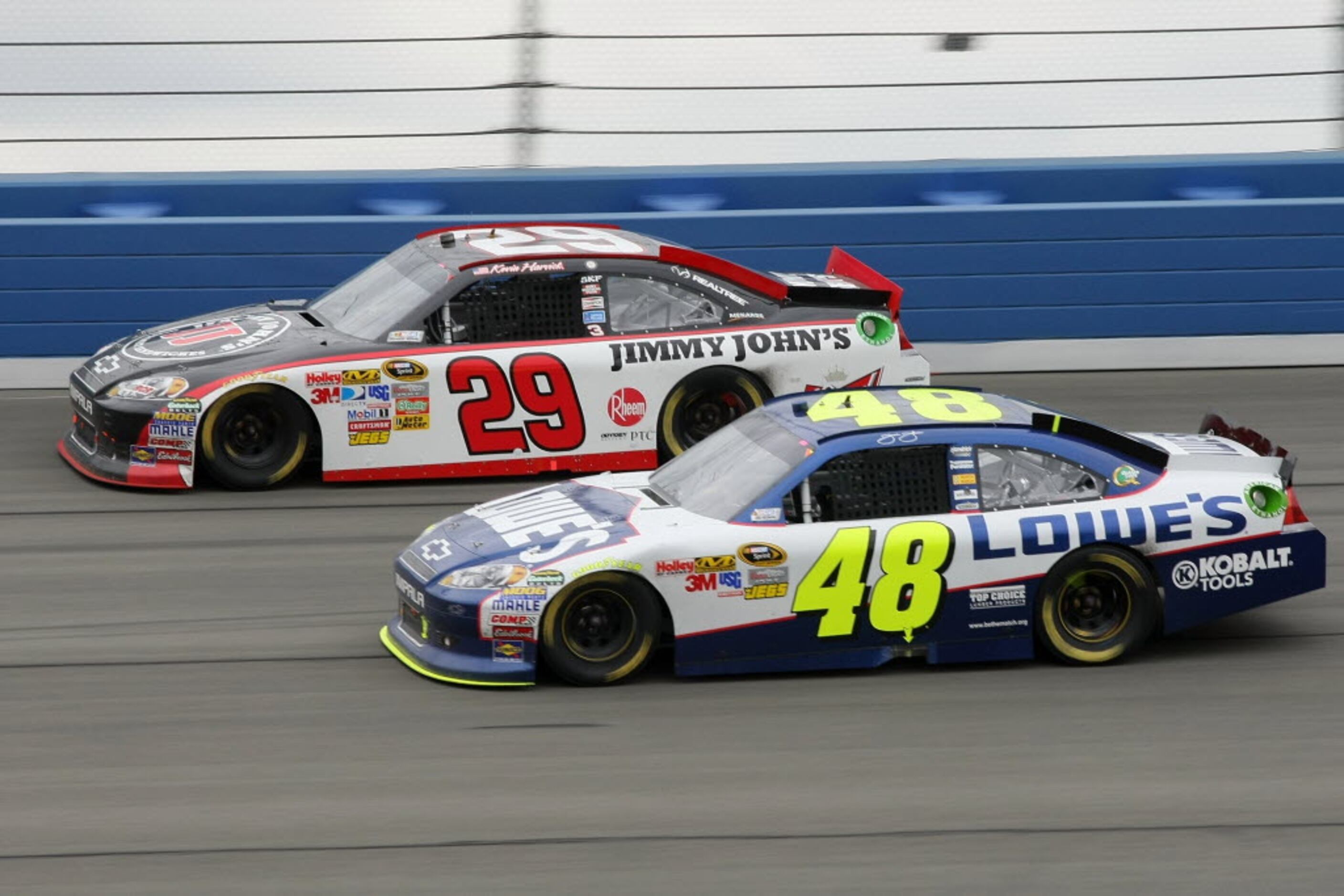 Jimmie Johnson ties NASCAR legends by winning 7th title