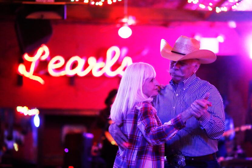 Wayne Smith and Jeanie Pennington dance at Pearl's.