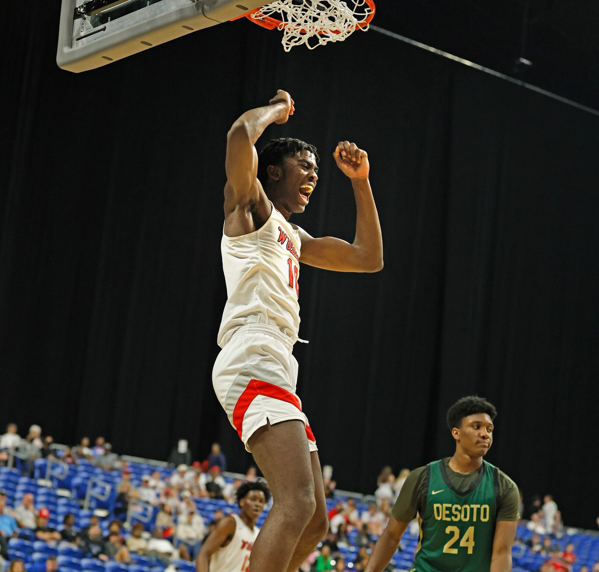 Richardson Lake Highlands Samson Aletan (10) celebrates after a dunk late in the fourth...