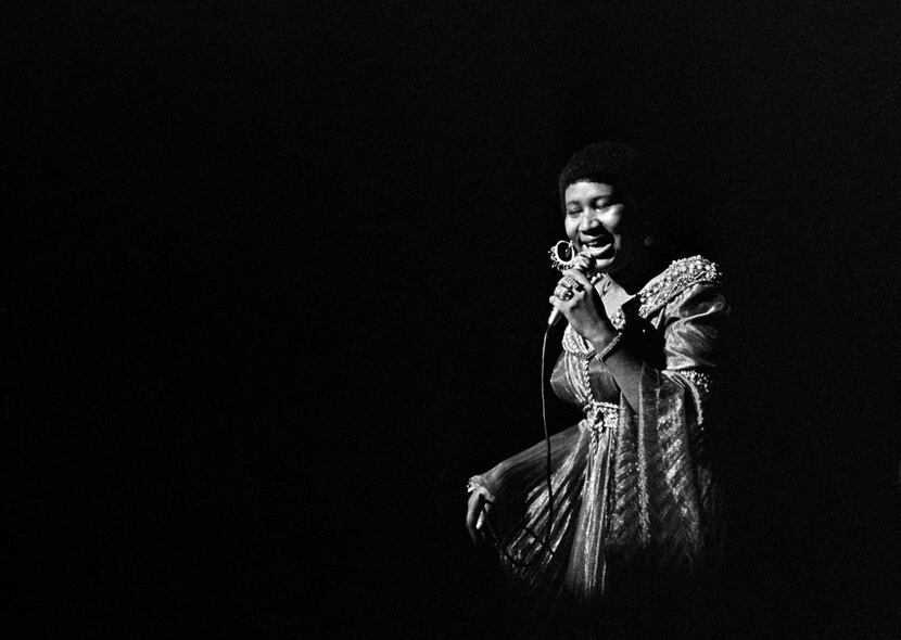 Aretha Franklin performs at the Apollo Theater in New York on June 3, 1971. 