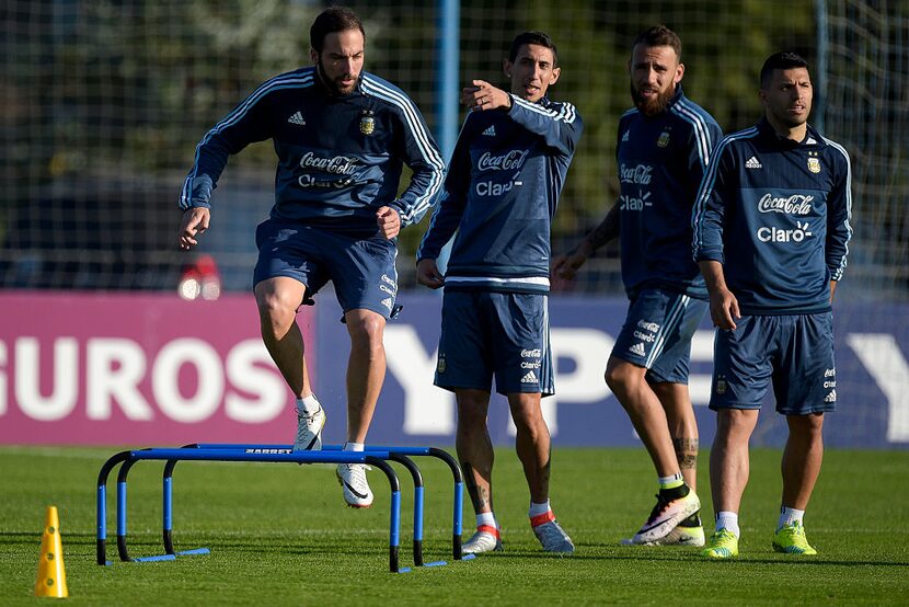 Gonzalo HiguaÍn, ángel Di Maria, Nicolas Otamendi y Sergio Aguero. Foto GETTY IMAGES