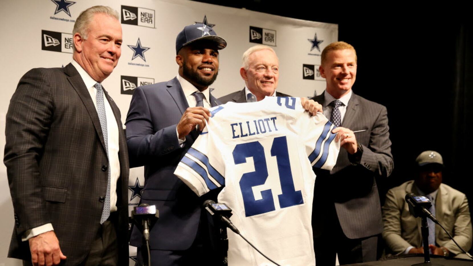 Dallas Cowboys executive vice president Stephen Jones (from left), running back Ezekiel...
