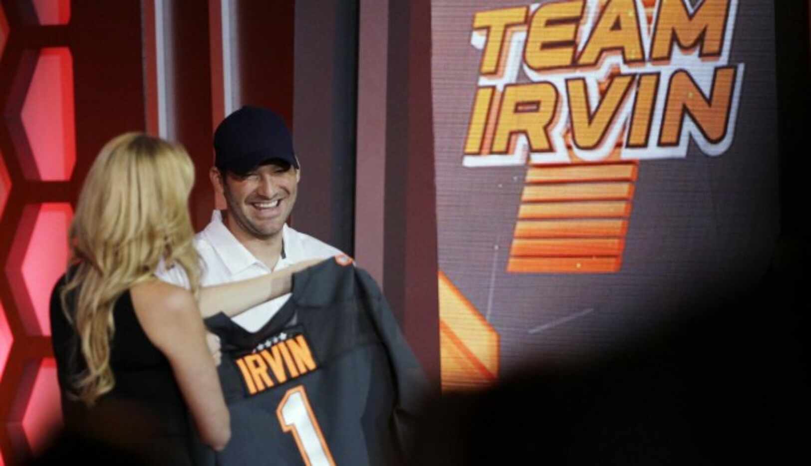 Tony Romo fue elegido con la selección número dos del draft del Pro Bowl. (AP/DAVID J....