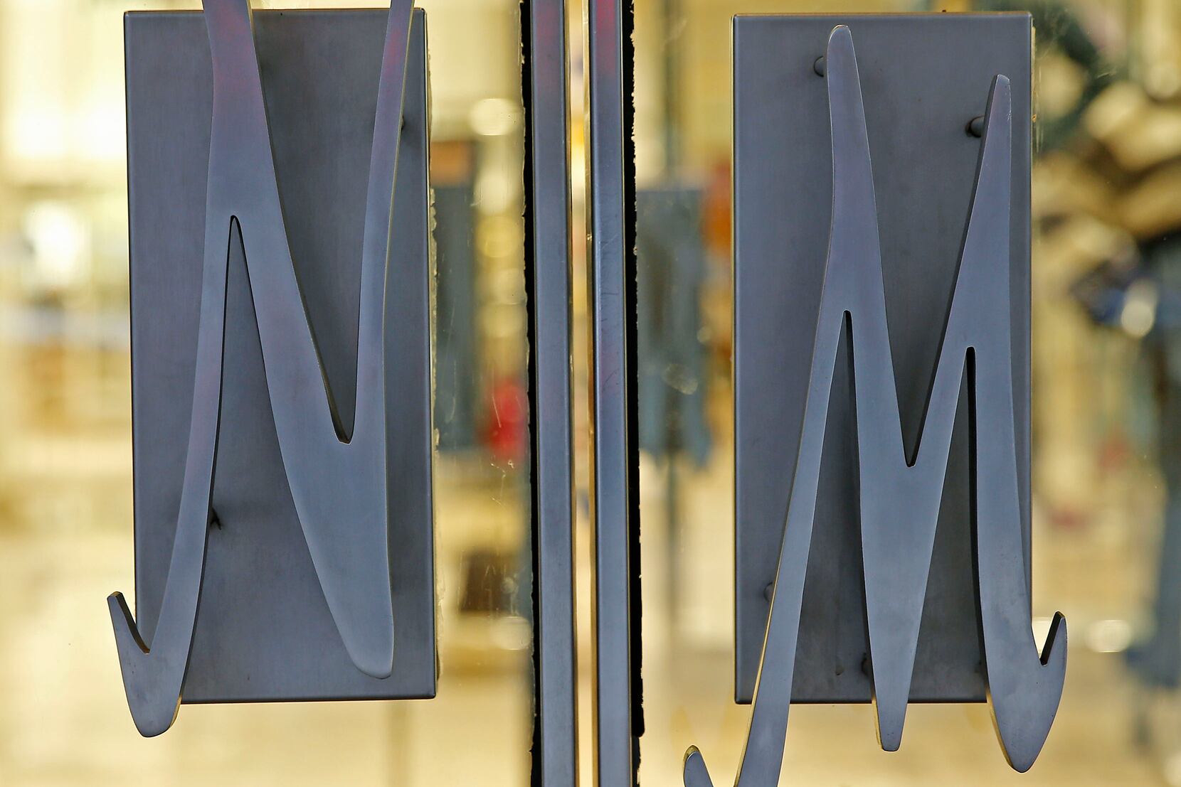 Neiman Marcus closes loan for Merrick Park store