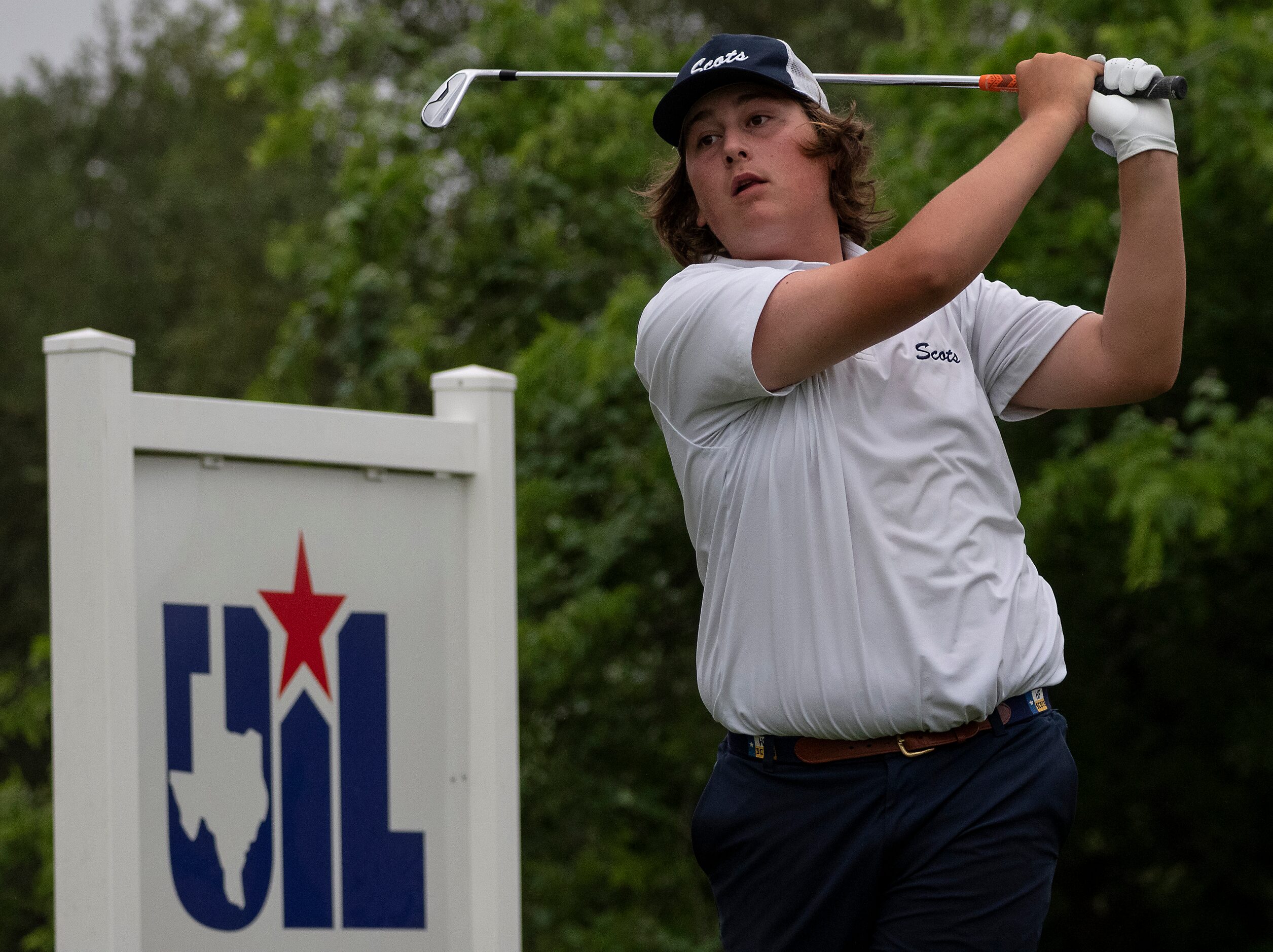 Highland Park Blue Brooks Simmons, tees off on the no.1 hole during the final round of UIL...