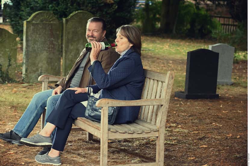 Bajo el mando del comediante Ricky Gervais, 'After Life:' 'Más Allá de Mi Mujer' es una...
