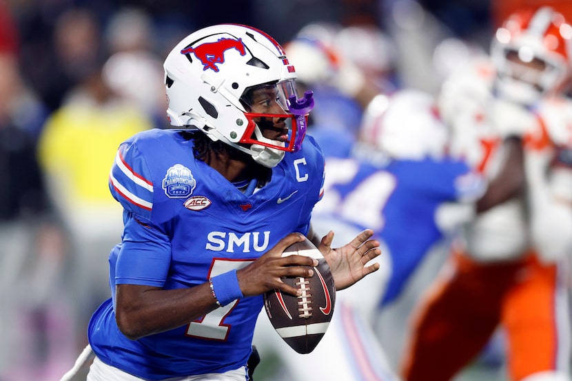 South Oak Cliff product Kevin Jennings (7) is among the Dallas-area recruits helping SMU...