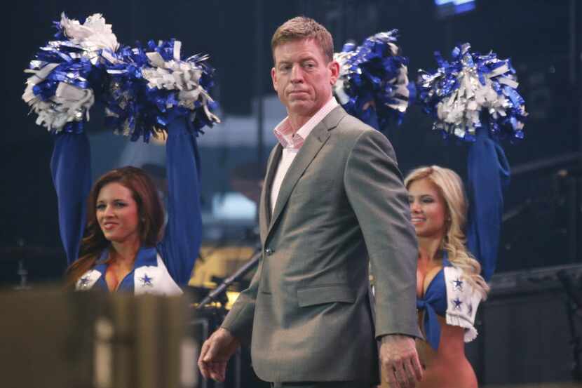 Former Dallas Cowboys quarterback Troy Aikman is introduced  at the United Way fundraiser...