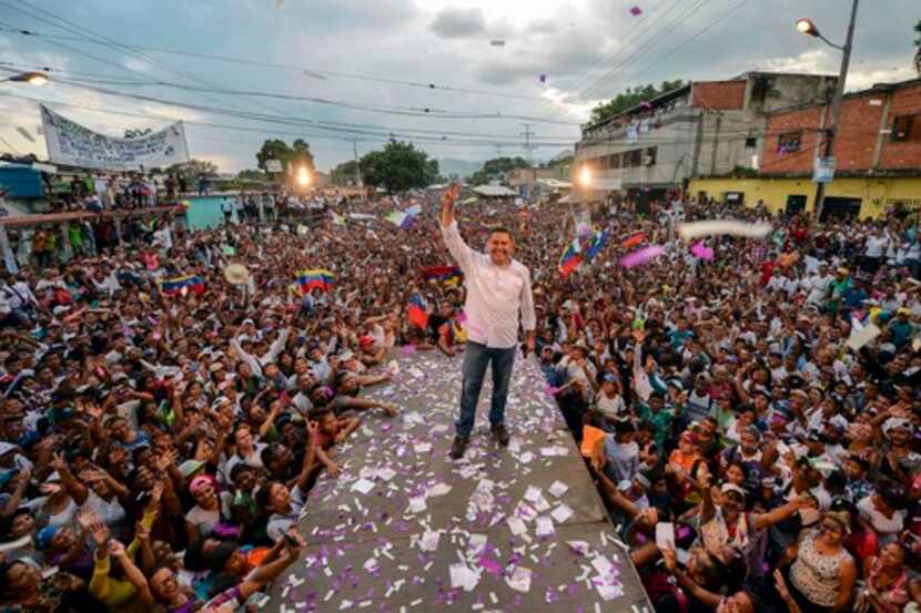 El candidato presidencial venezolano de oposición y pastor evangélico, Javier Bertucci,...