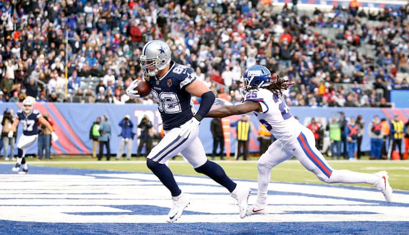 Dallas Cowboys tight end Jason Witten (82) catches a pass for a touchdown in front of New...