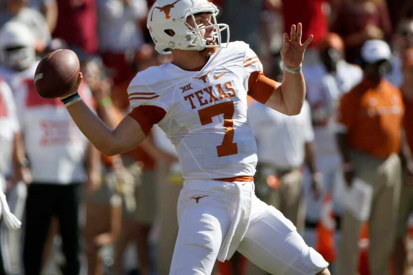 Texas Longhorns quarterback Shane Buechele (7) passes the ball in the first half of the Red...