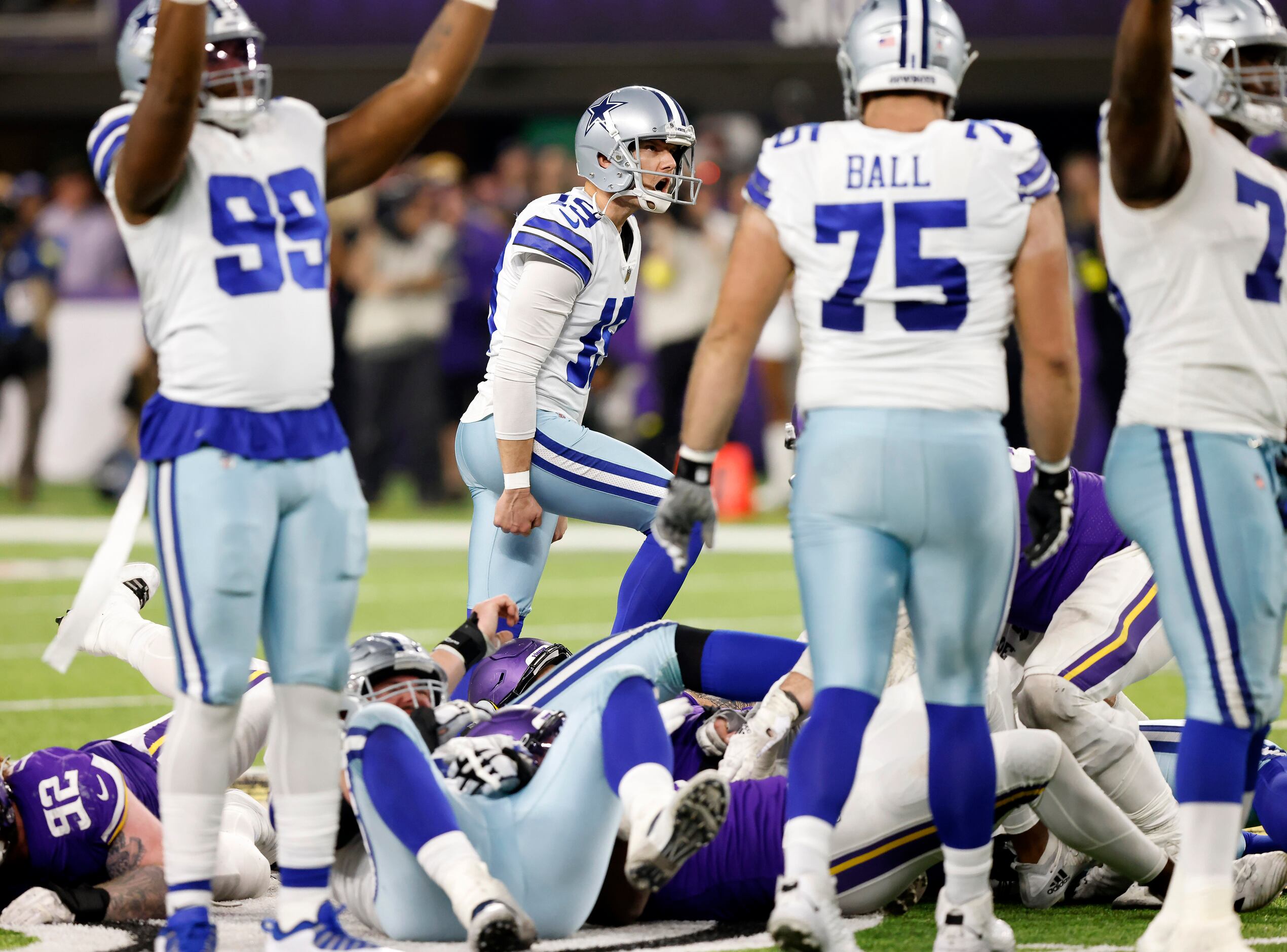 Grading the Cowboys: Dallas dominates run game to top Rams on the road