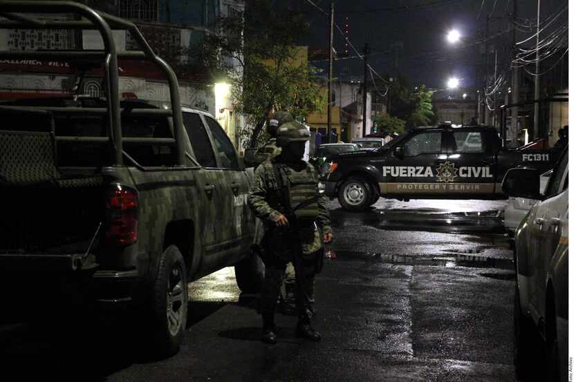 La madrugada del 21 de abril de 2010, Los Zetas bloquearon varias avenidas de Monterrey y...