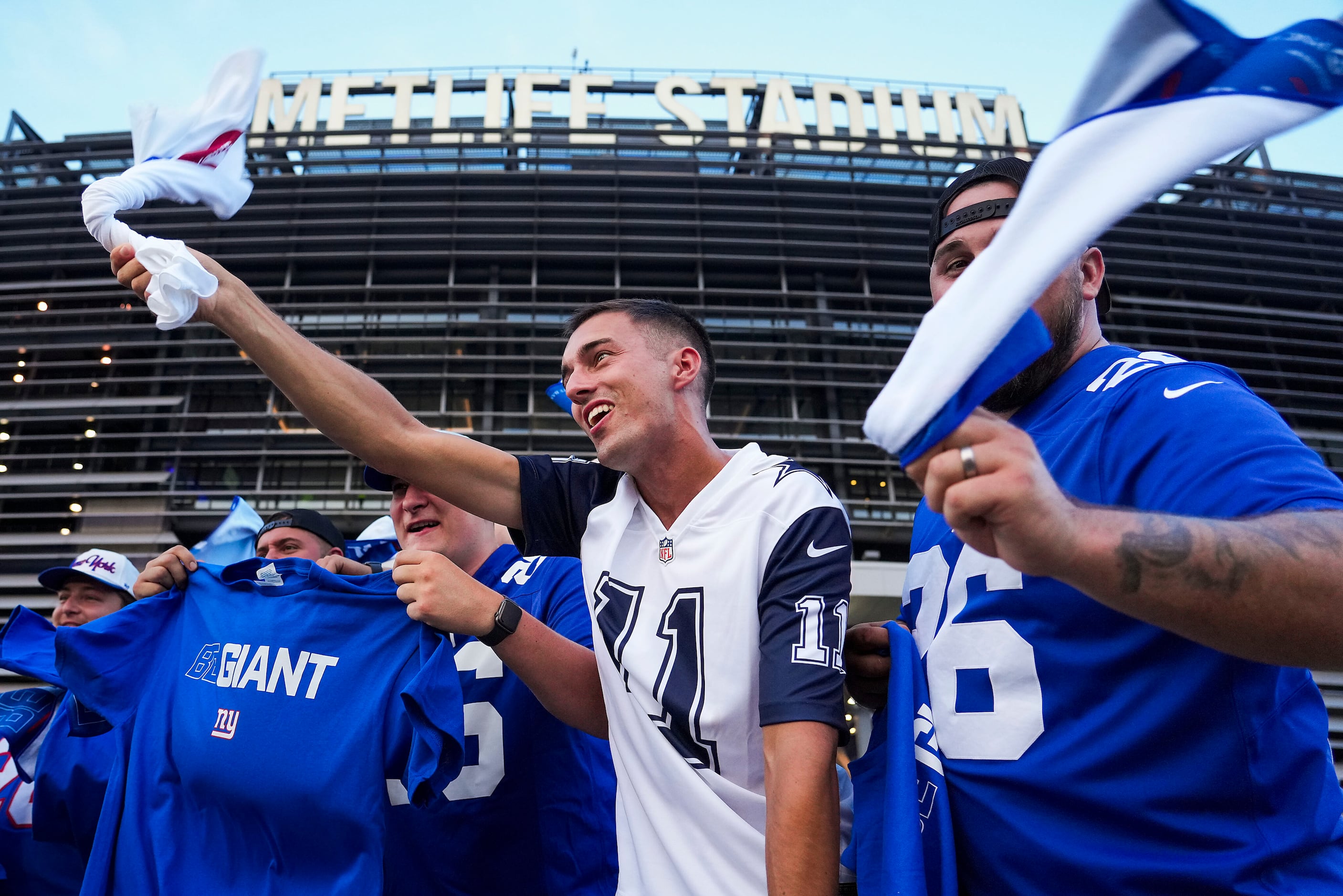 New York Giants Biggest Fan Gets His Own Statue At MetLife Stadiu