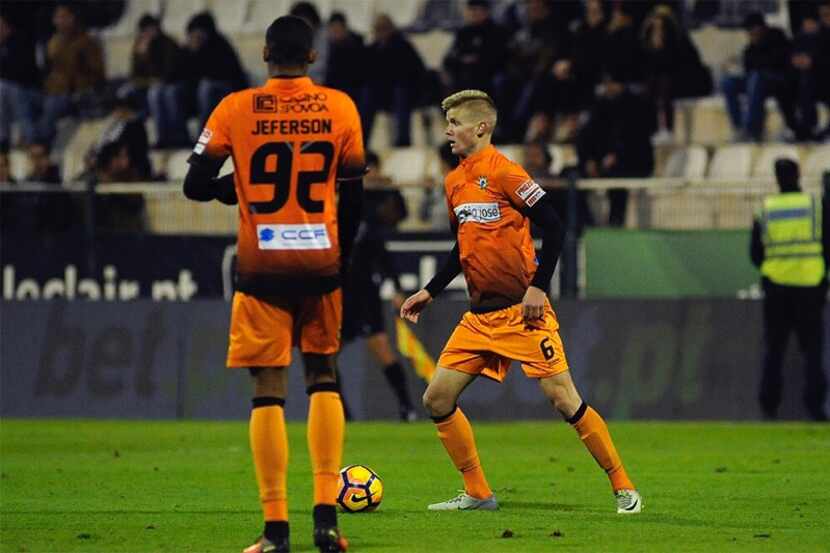 Keaton Parks (6) scans the field for a teammate to pass to against Vitora Setubal in the...