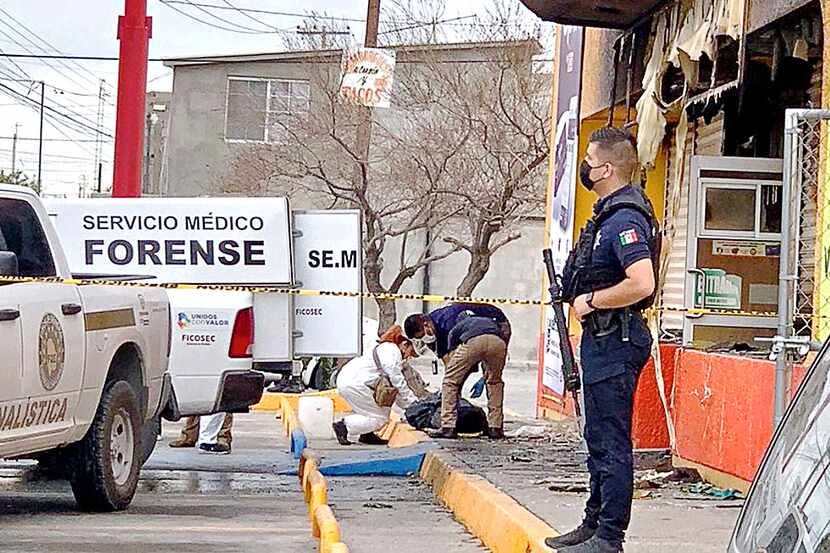 Armed individuals threw Molotov cocktails at a supermarket in Ciudad Juárez, which caused...