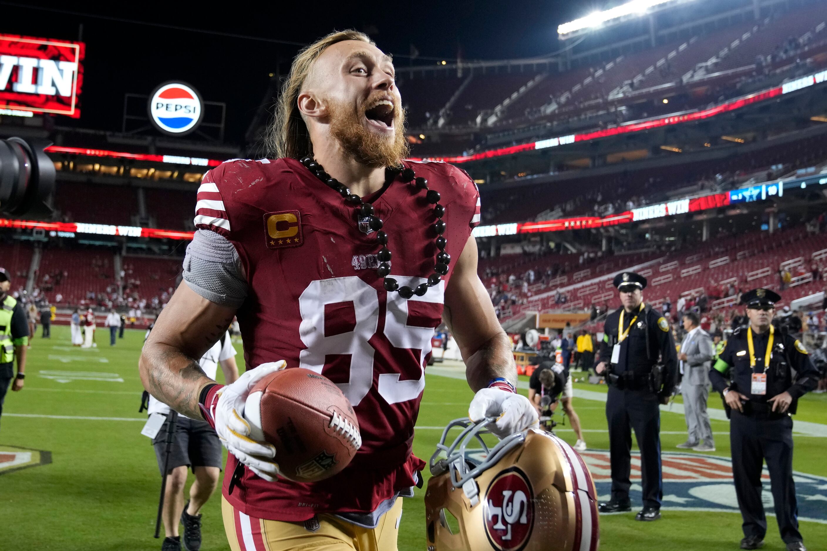 What jerseys are the Dallas Cowboys wearing vs. the 49ers?