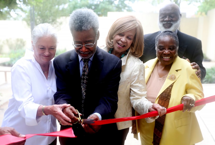 From left, Margaret McDermott's daughter Mary McDermott Cook, Harry Robinson Jr., founder...