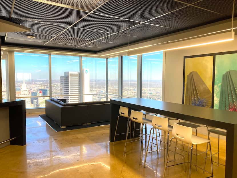 Bank of America Plaza has a tenant lounge on the 42nd floor.
