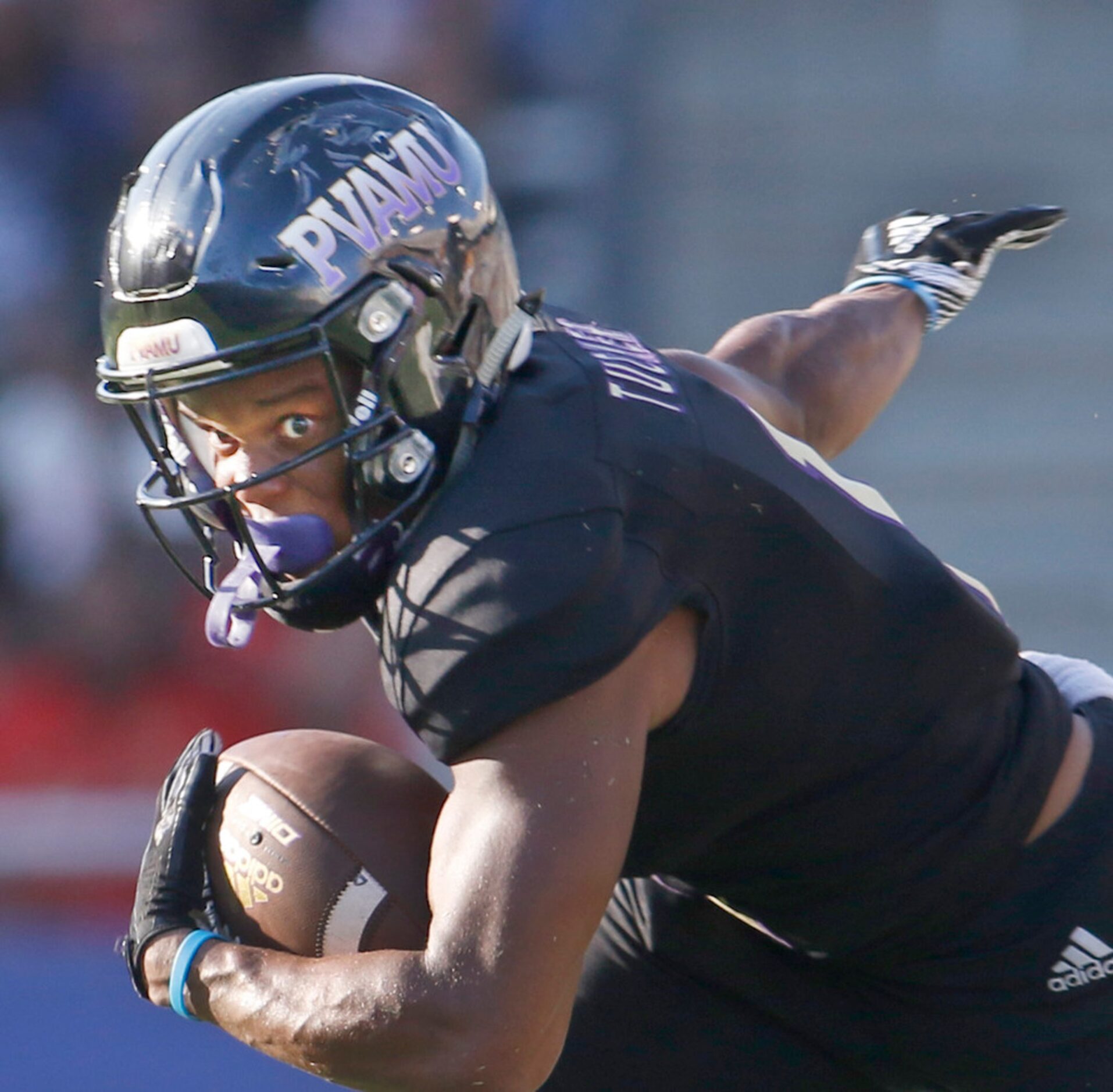 Prairie View running back Dawonya Tucker (1) maintains his balance while making a cut to...