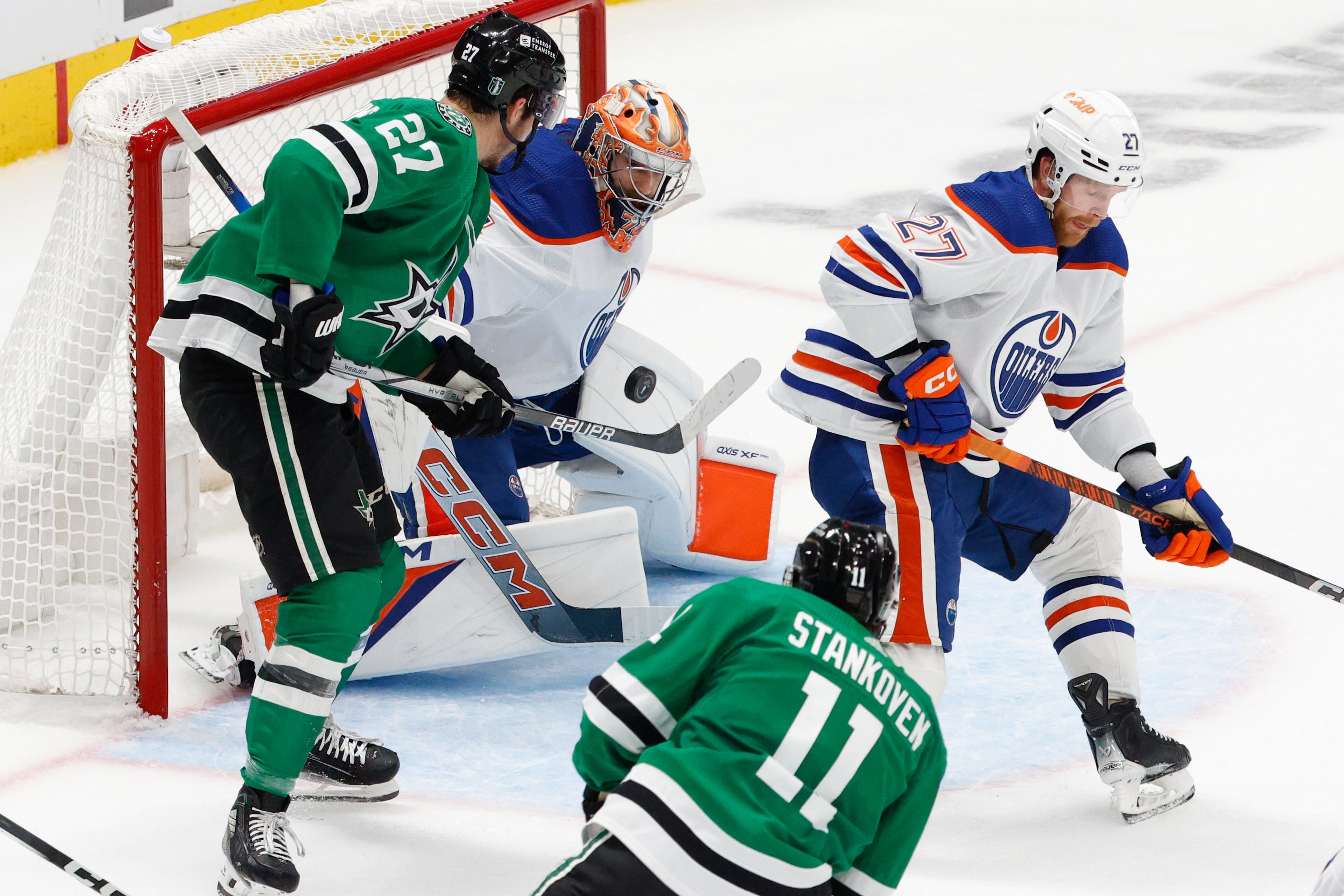 Edmonton Oilers goaltender Stuart Skinner (74) makes a save against Dallas Stars left wing...