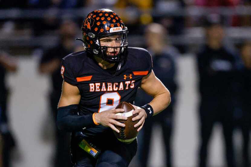 Quarterback Hauss Hejny (8) led Aledo to a 43-7 victory over Forney in its Class 5A Division...