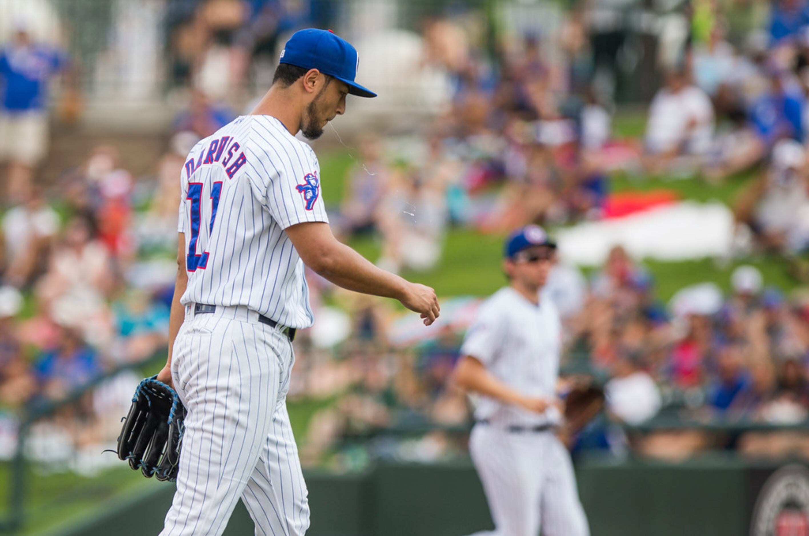 Yu Darvish leaves start early with shoulder discomfort