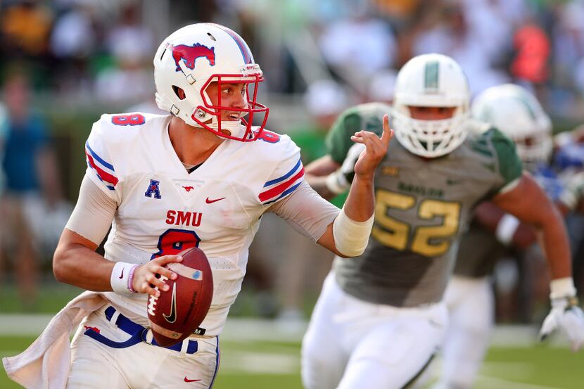 WACO, TX - SEPTEMBER 10:  Ben Hicks #8 of the Southern Methodist Mustangs looks for an open...