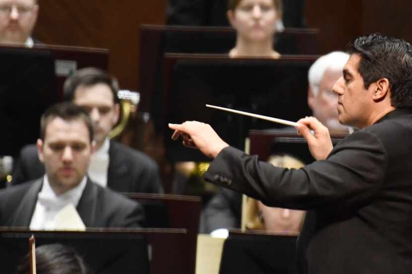 Miguel Harth-Bedoya conducts the world premiere of Victor Agudeloâs âLa Madre de Aguaâ...