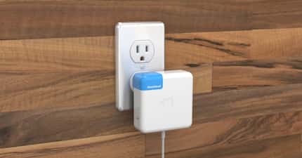 The Blockhead side-facing plug for Apple chargers 