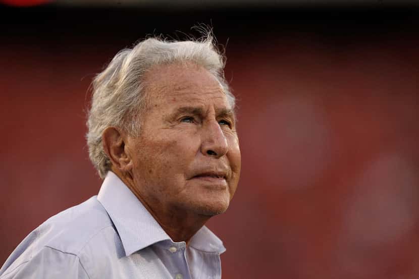 FILE - In this Saturday, Sept. 28, 2013 file photo, broadcaster Lee Corso watches play...