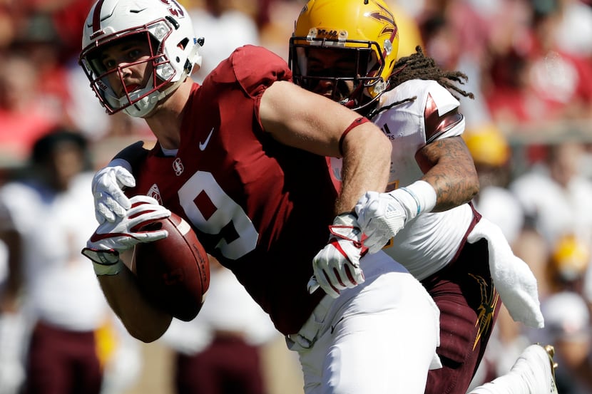 Stanford tight end Dalton Schultz (9) during the first half of an NCAA college football game...