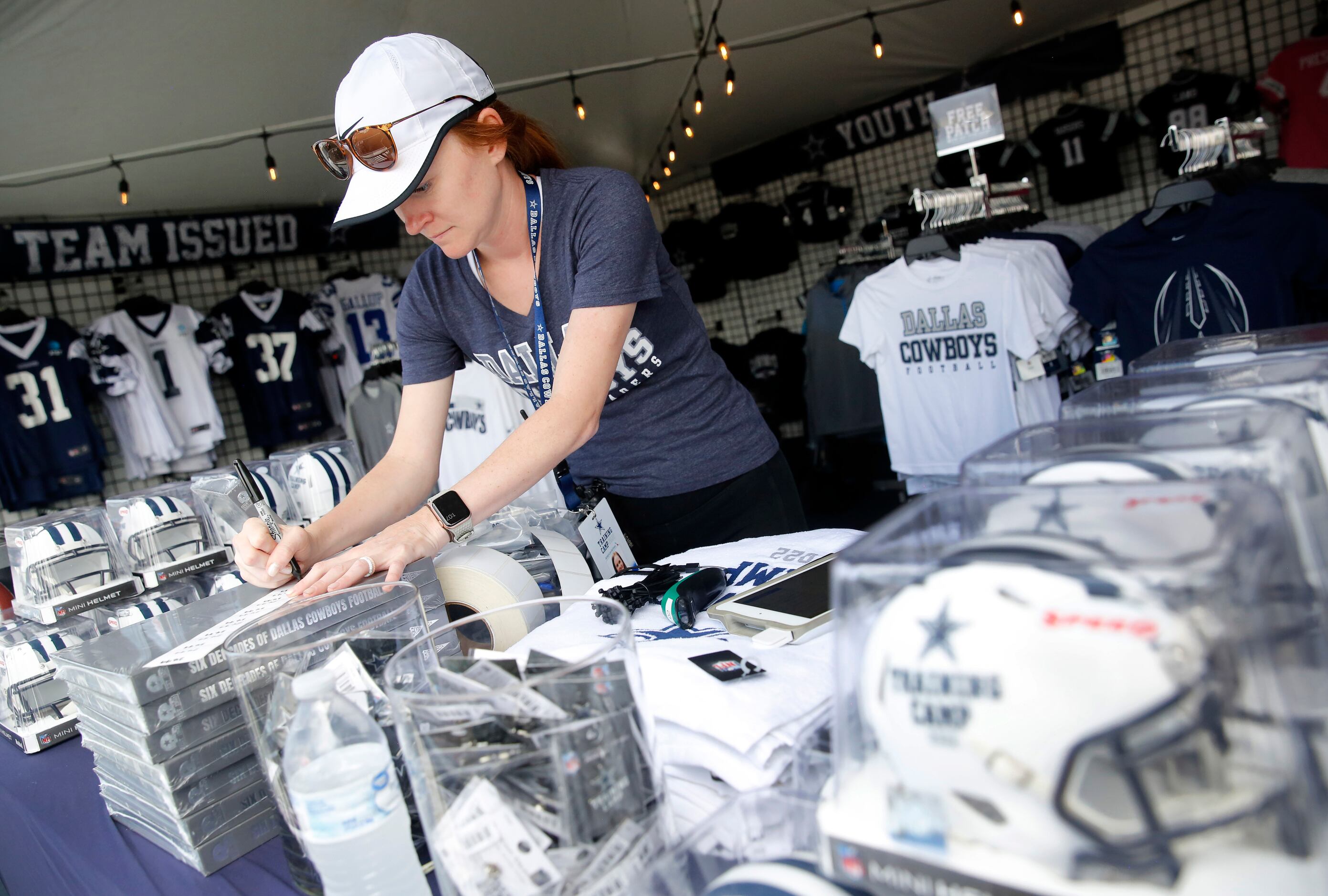 PROSHOP - Retail Store Lead - Dallas Cowboys Pro Shops