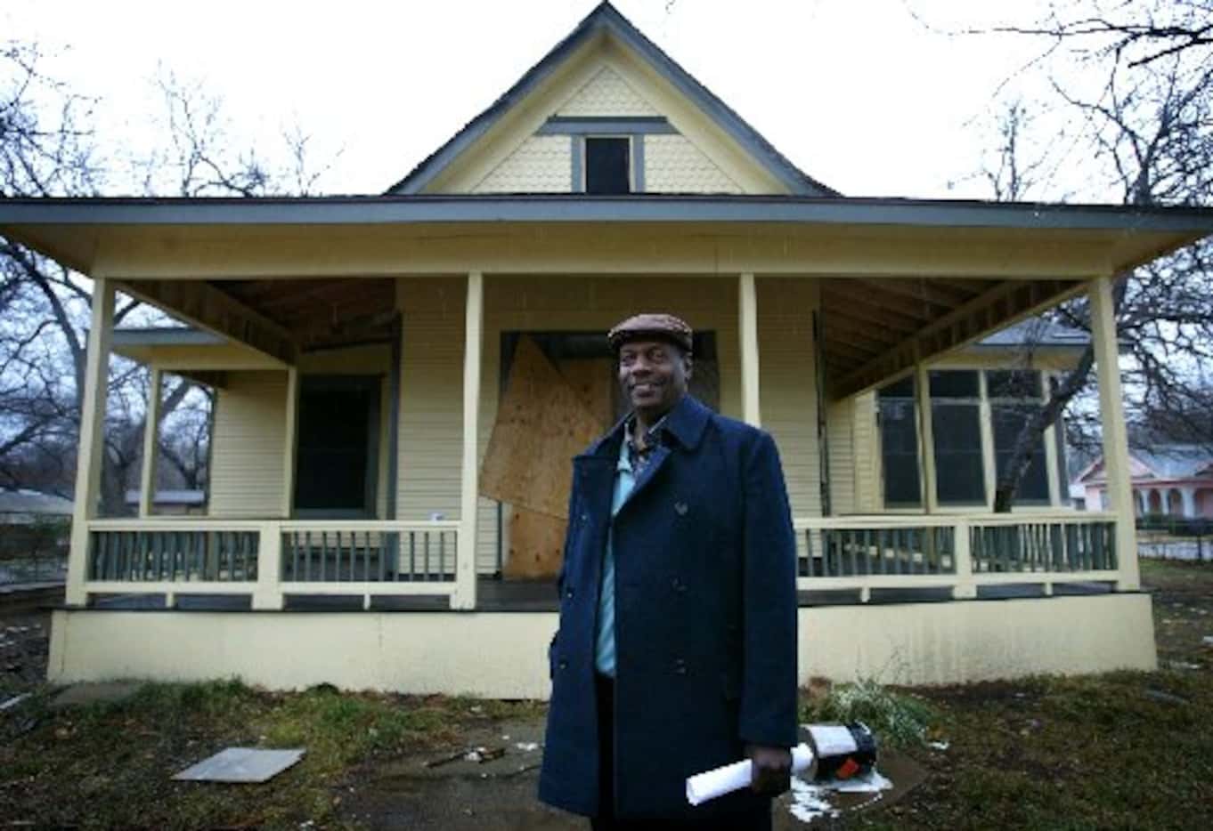 In 2004, the house's then-owner Elijah Lewis had hoped to move his historic house from 2426...