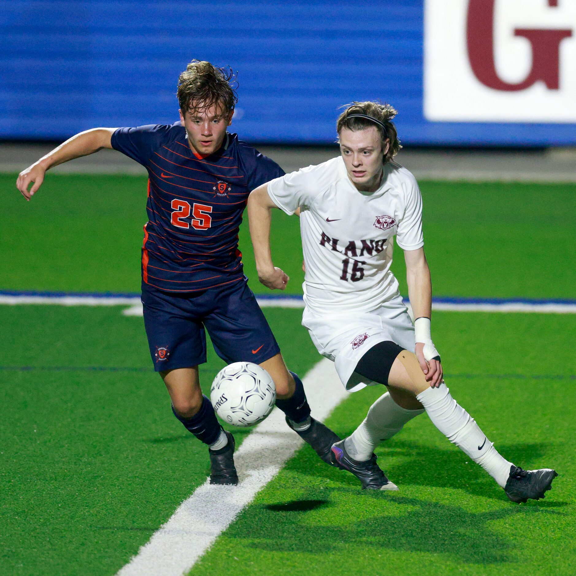 Plano forward Nolan Giles (16) looks to pass the ball ahead of Katy Seven Lakes defender TJ...