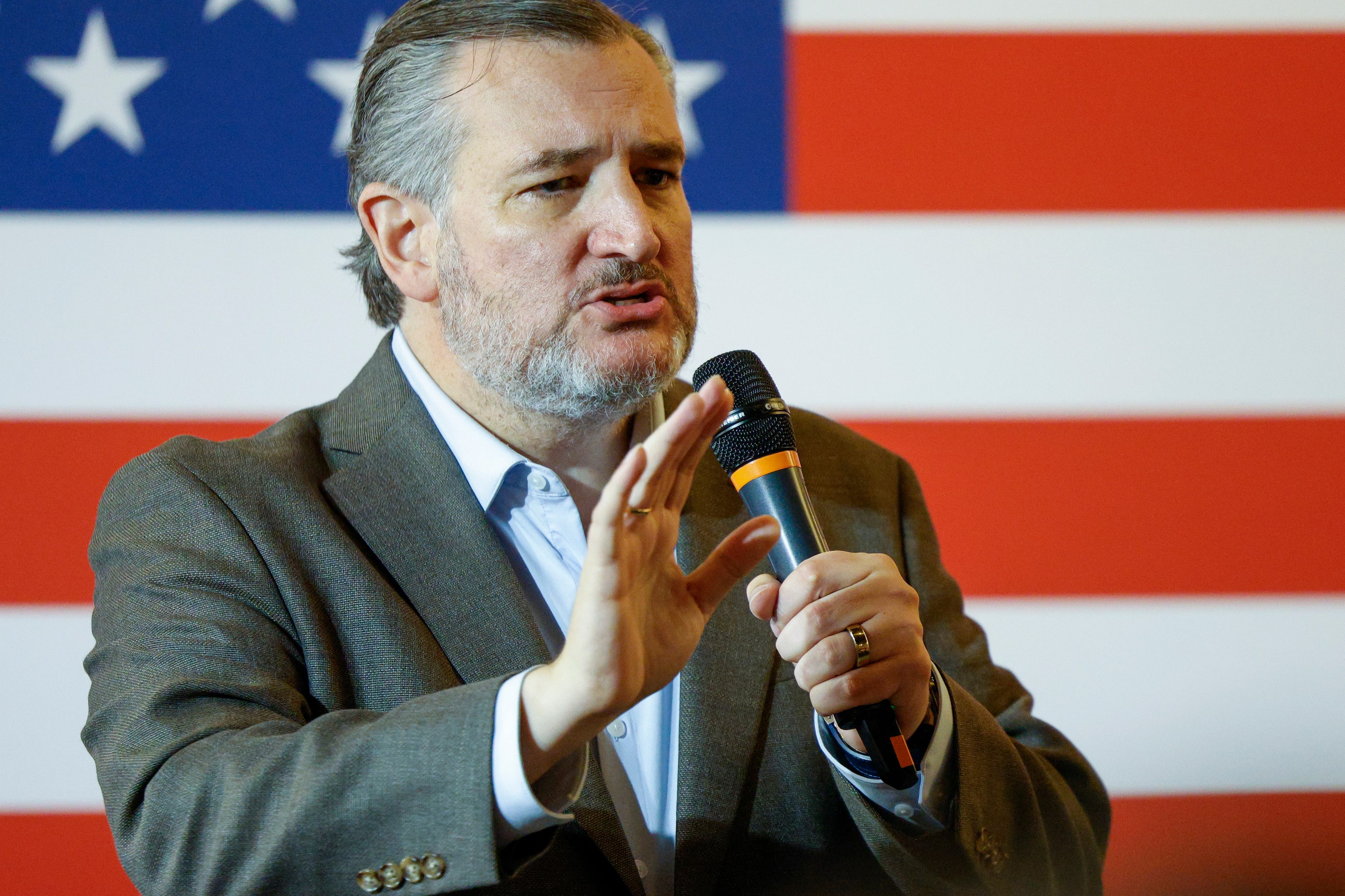 Senator Ted Cruz (R-Texas) speaks during a campaign rally at Outpost 36 BBQ, Saturday, Oct....