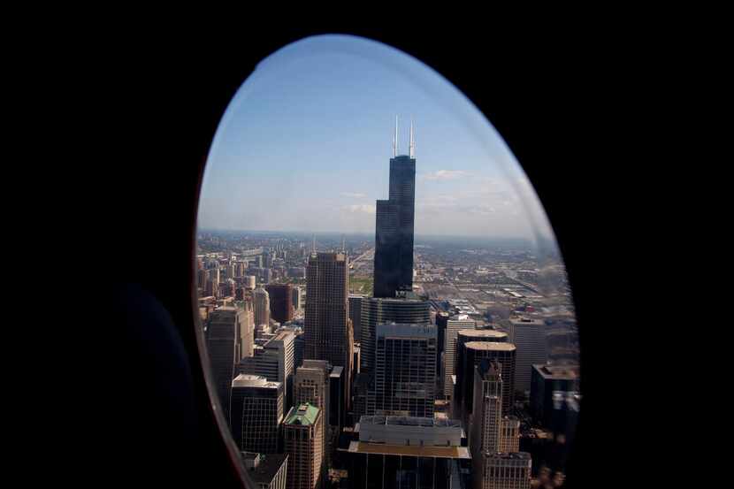 Foto de archivo de los rascacielos de Chicago donde destaca la Sears Tower, hoy conocida...