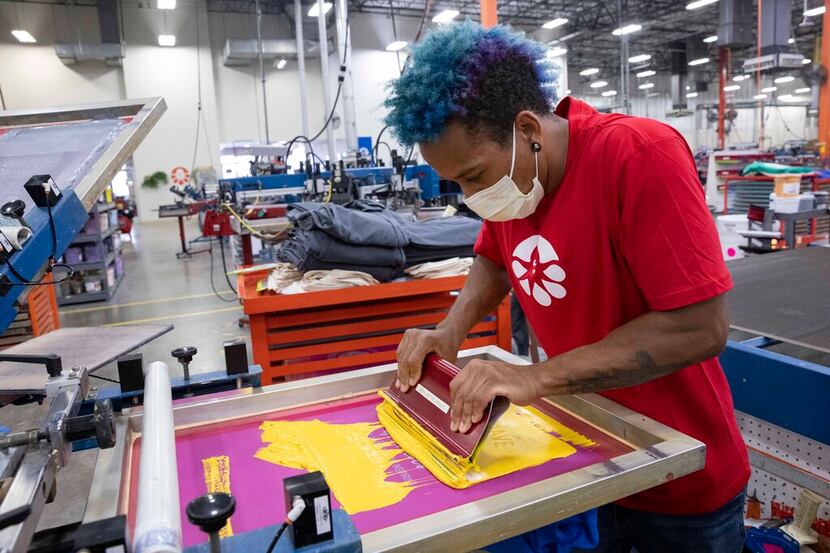 T-shirt maker Custom Ink closing Flower Mound plant, laying off 240
