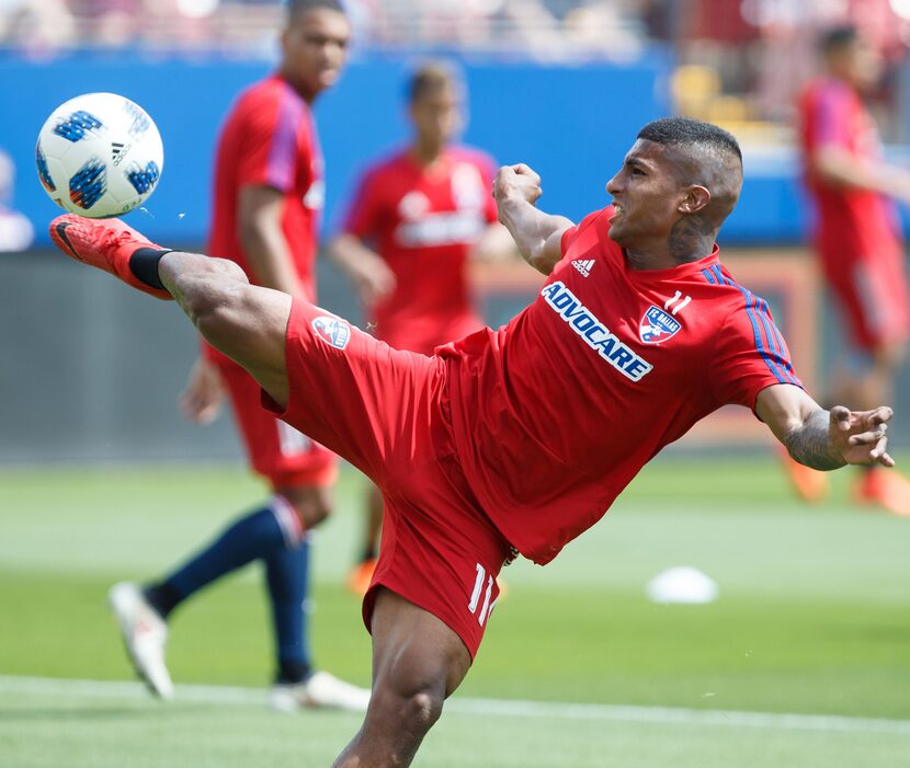 Santiago Mosquera warms up to face Portland Timbers. (3-24-18)