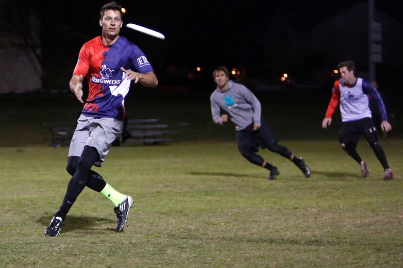 Beau Kittredge makes a catch during practice for the Dallas Roughnecks, a new semi-pro...