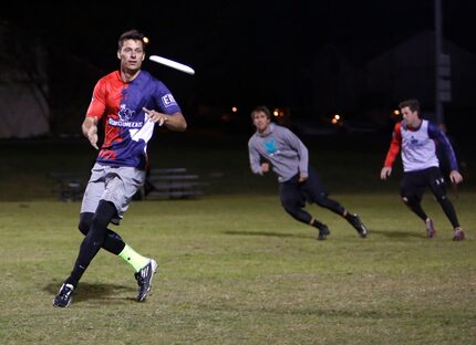 Beau Kittredge makes a catch during practice for the Dallas Roughnecks, a new semi-pro...